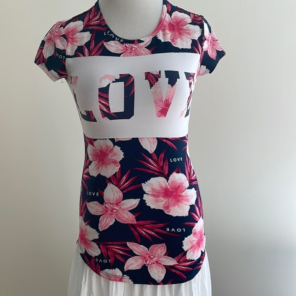 No boundaries soft T-shirt 92% polyester 8% spandex size women’s XS - 1